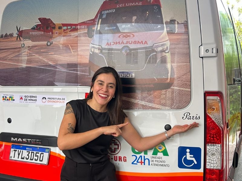 Noticia deputada-lohanna-entrega-van-de-r-351-mil-ao-samu-por-meio-de-emenda